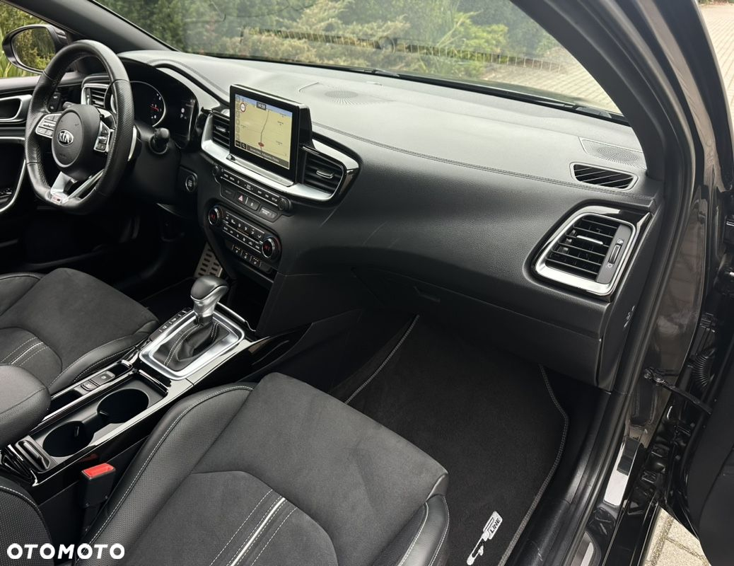Kia Ceed - 26