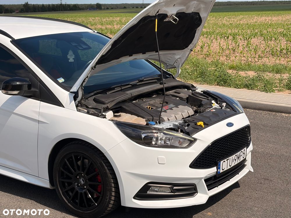 Ford Focus - 37