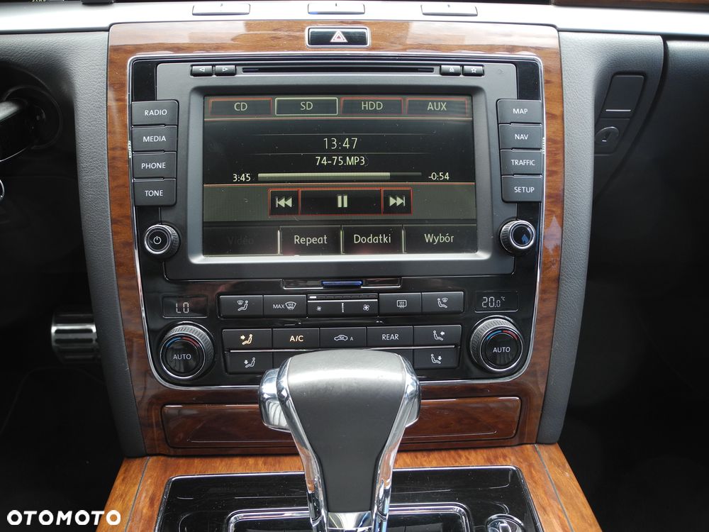 Volkswagen Phaeton - 10