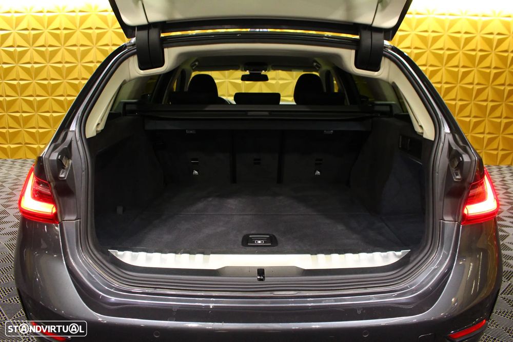 BMW 318 d Line Luxury Auto - 16