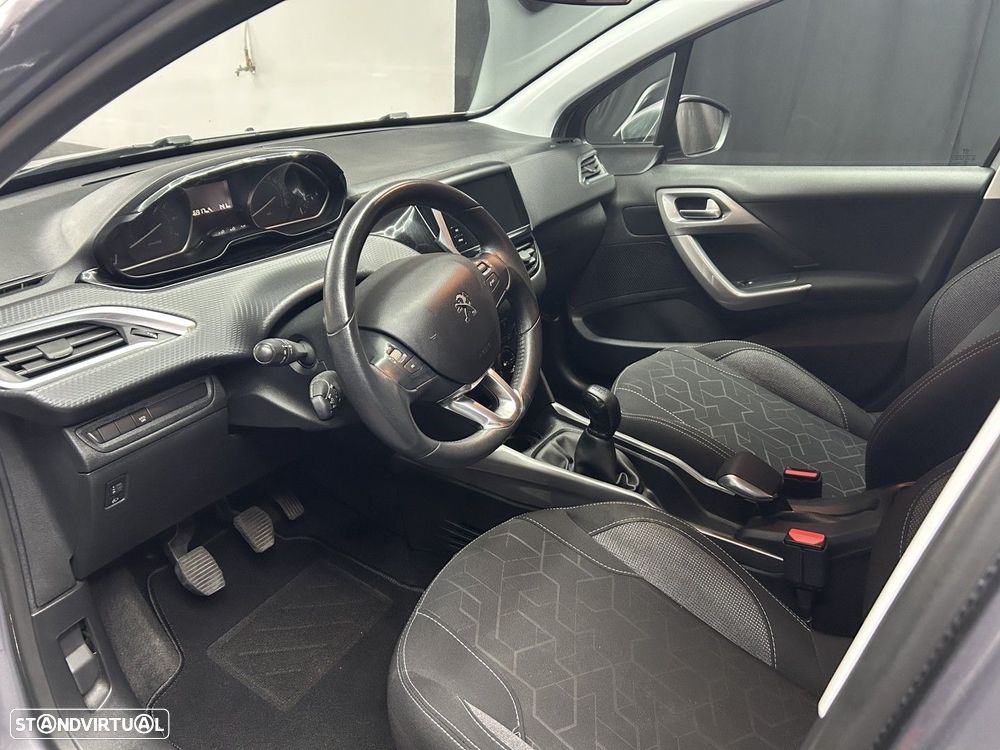 Peugeot 2008 1.2 PureTech Allure - 11