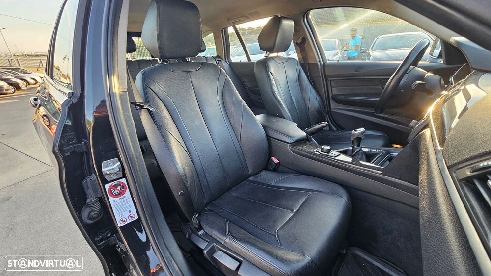 BMW 320 d Sport - 30