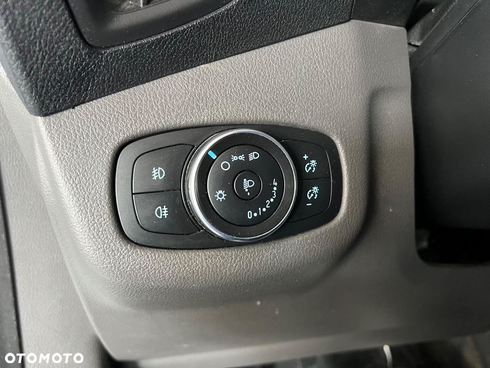 Ford Transit Connect - 23