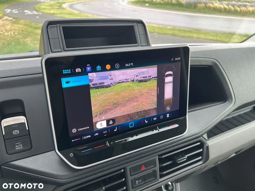 Volkswagen Crafter KONTENER MEBLOWY+WINDA/AUTOMAT/35 Podwozie z pojedynczą kabiną 2,0 l 163 KM manual r. o.: 4490 mm - 26