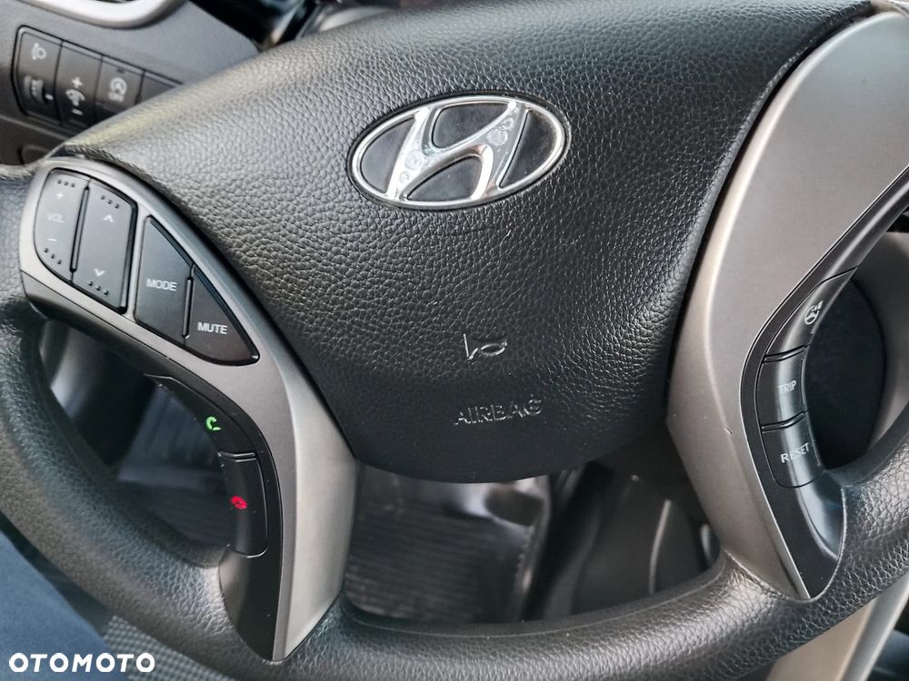 Hyundai i30 blue 1.4 Classic Navigation - 11