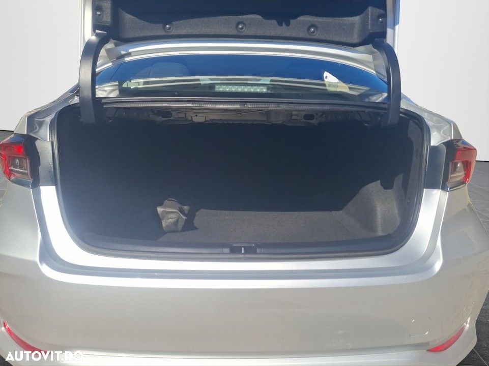 Toyota Corolla - 17