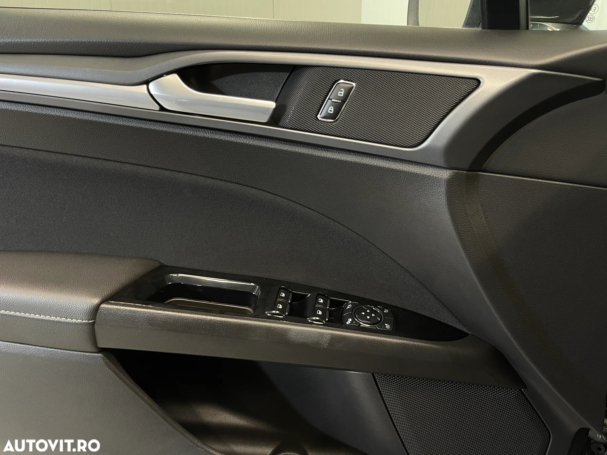 Ford Mondeo Vignale 2.0 Hybrid - 18