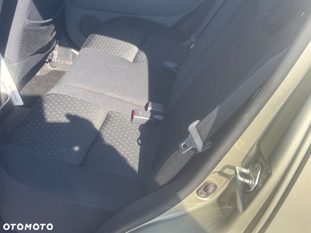 Daihatsu Sirion 1.3 - 21