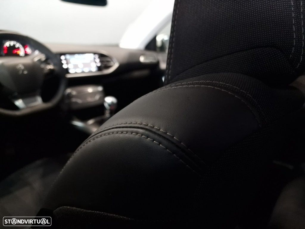 Peugeot 308 1.6 BlueHDi Allure J18 - 22