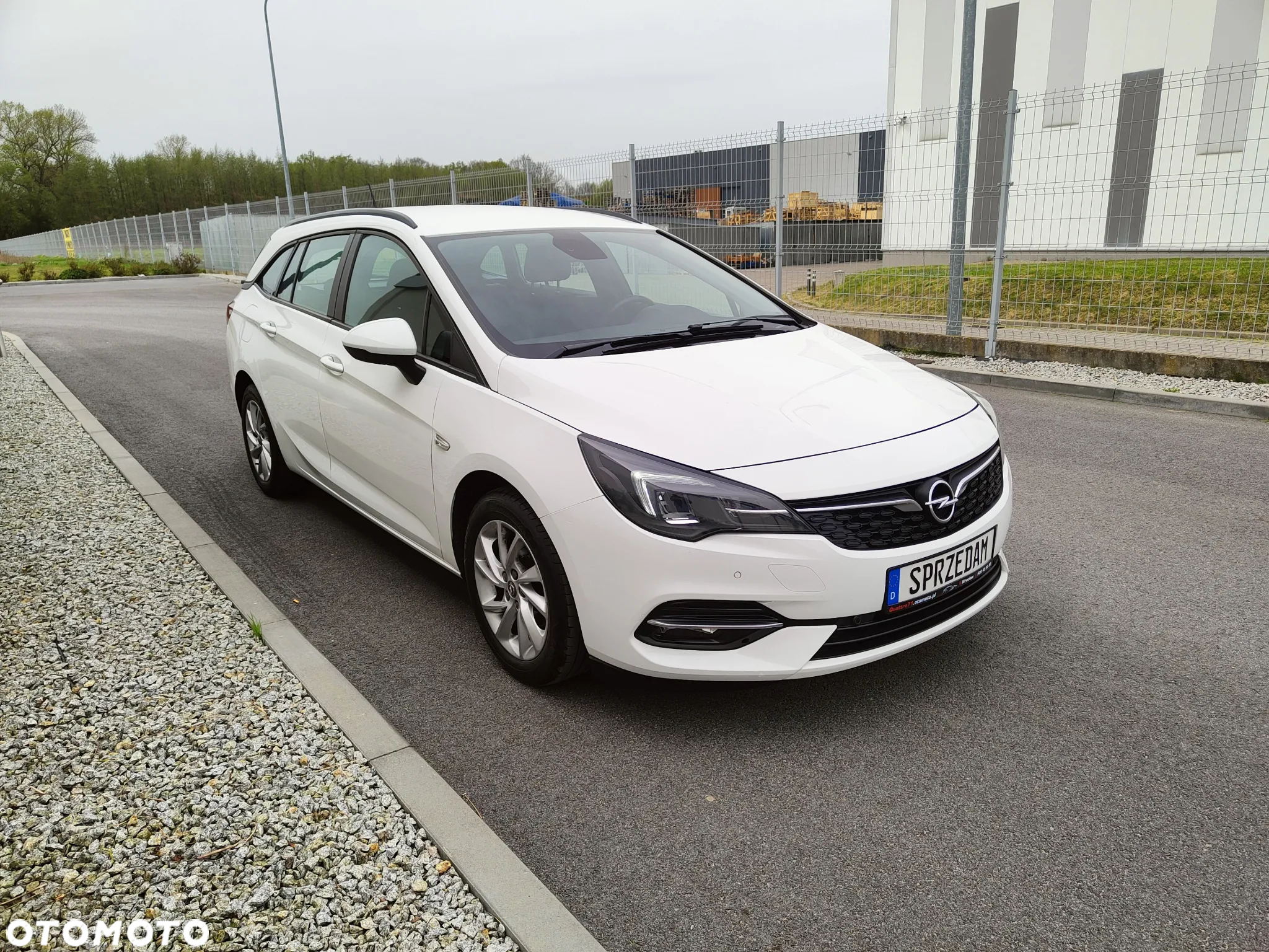 Opel Astra 1.4 Turbo Start/Stop Sports Tourer St Business Edition - 2