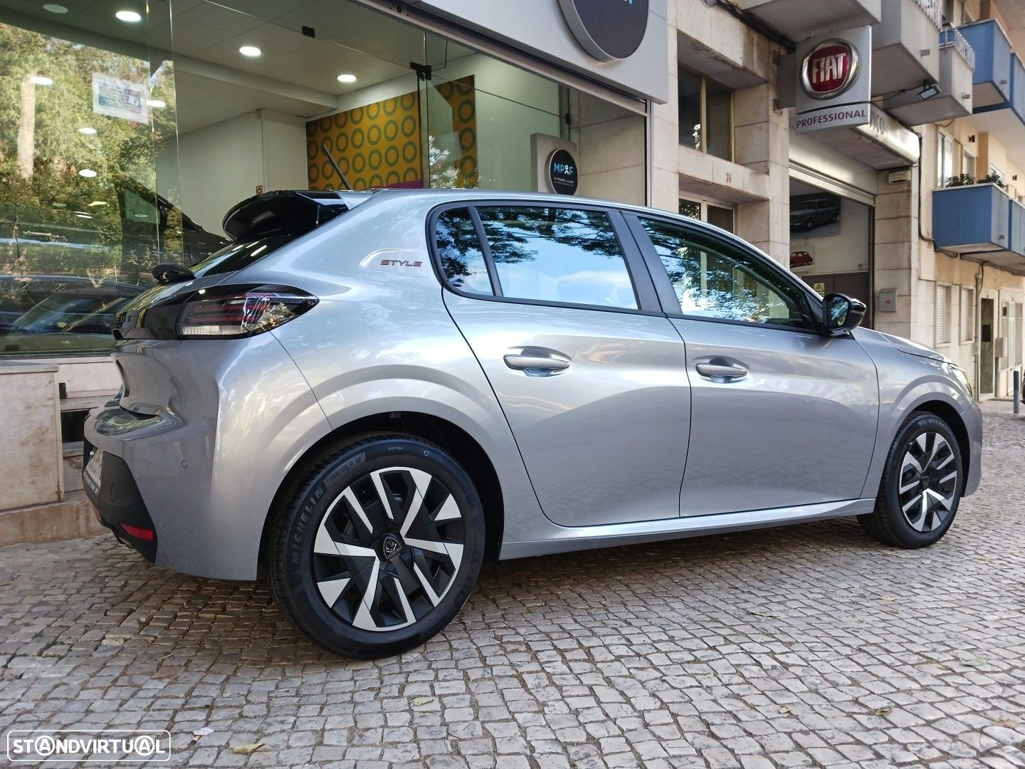 Peugeot 208 1.2 PureTech Style - 8