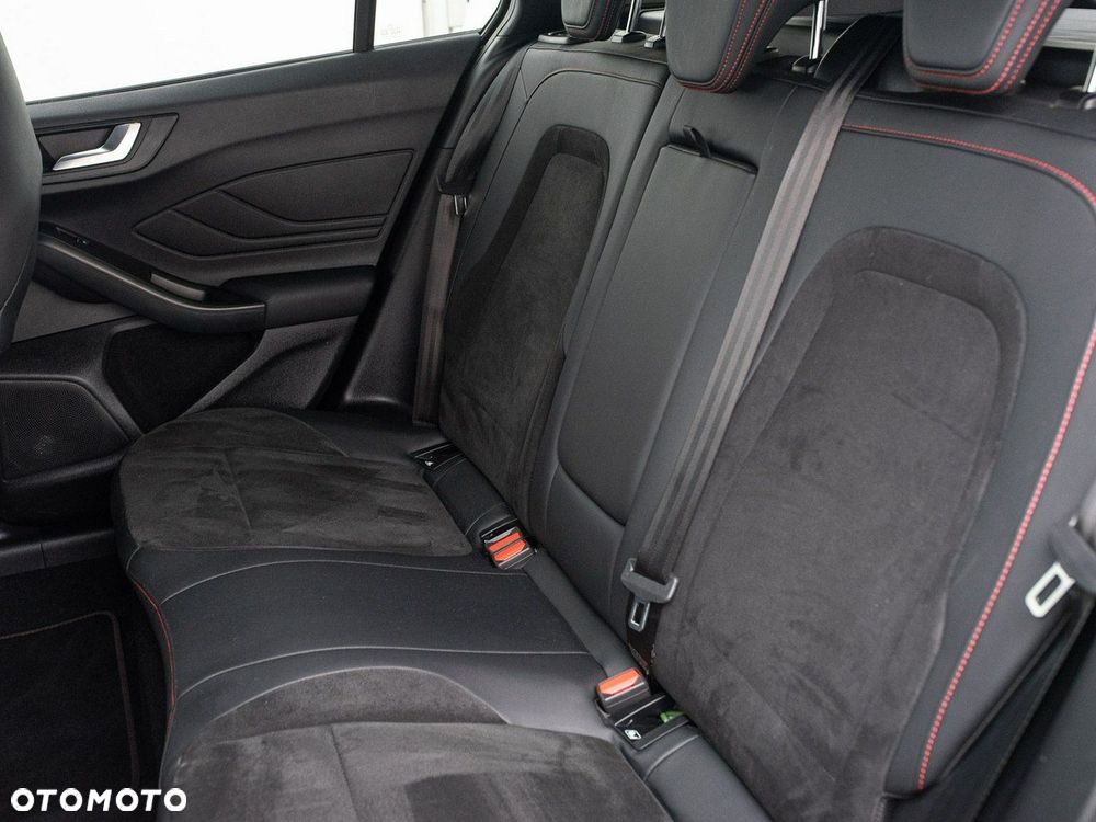 Ford Focus 2.3 EcoBoost ST X - 27