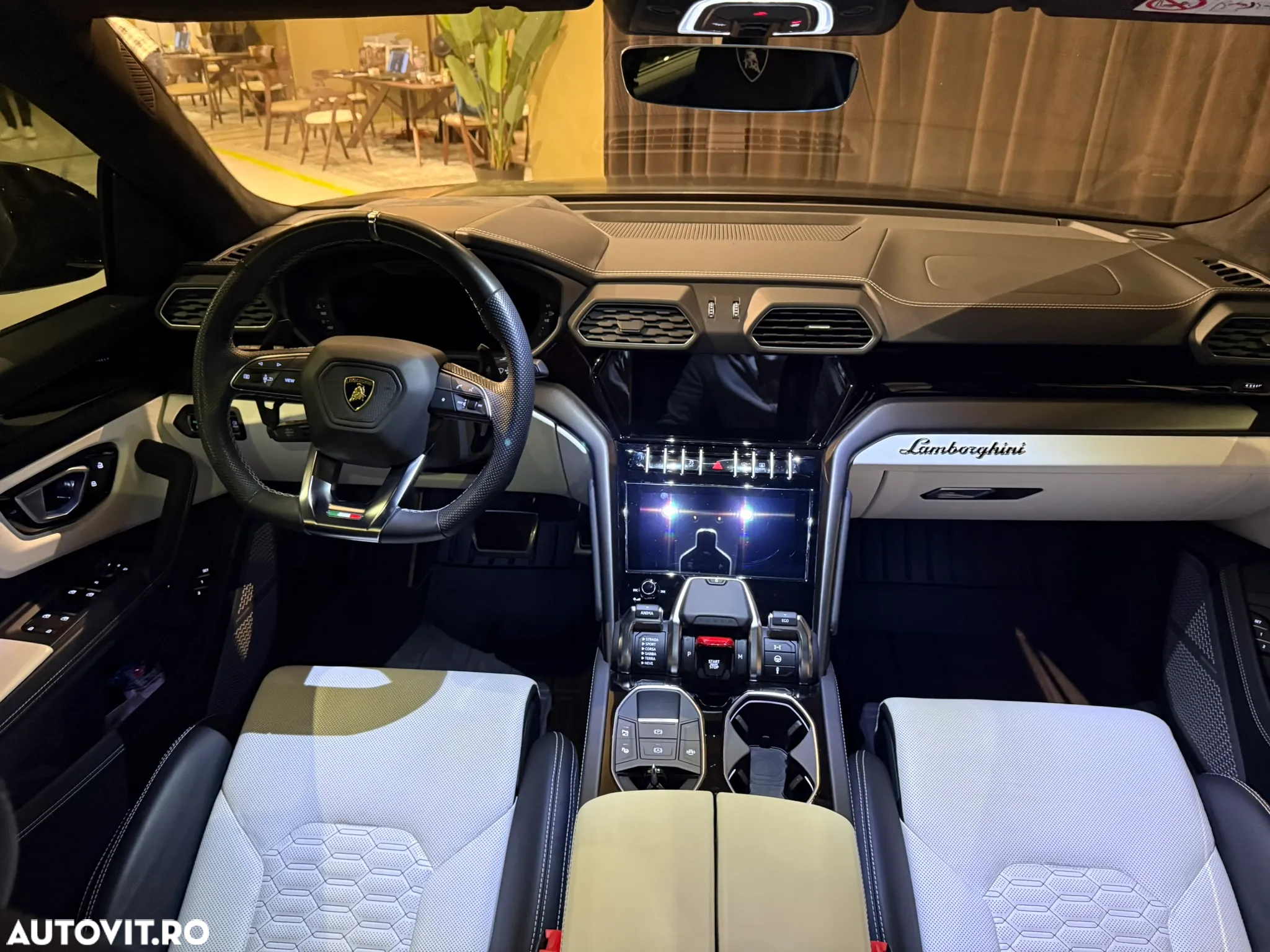 Lamborghini URUS - 16