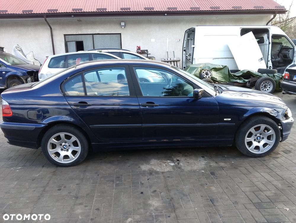 BMW Seria 3 E46 Przed Lift (98-01r.) 2.0 D 136KM. Silnik M47D20 (M47 D20) / 204D1 Skrzynia 7503247 / S5D 280Z THCI  (S5D280Z) lakier 317 Orient Blau Metallic. Cały na części. GWARANCJA !!! Przód Tył Zestaw Komplet Drzwi Klapa Zderzak Błotnik Maska Grill Atrapa Szyba Pas Lampa Lusterko Boczki Fotel Kanapa Kokpit Deska Rozdzielcza Przełącznik Włącznik Sterownik Przewody Wiązka Instalacja Moduł Komputer Czujnik Listwa Pompa Alternator Wtryski Głowica Rozrusznik Kompresor Sprzęgło Dwumas Silnik Skrzynia ABS Klimatyzacji Paliwa Wspomagania Kolektor Turbina Przepustnica Zawór Chłodnica Koło Hak Belka Sanki Zawieszenie Mcpherson Półoś Amortyzator Wydech Tłumik Zacisk Most - 12
