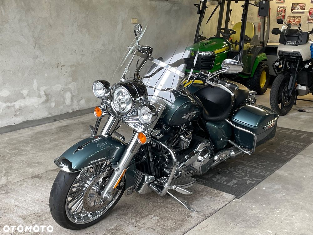 Harley-Davidson Touring Road King - 2