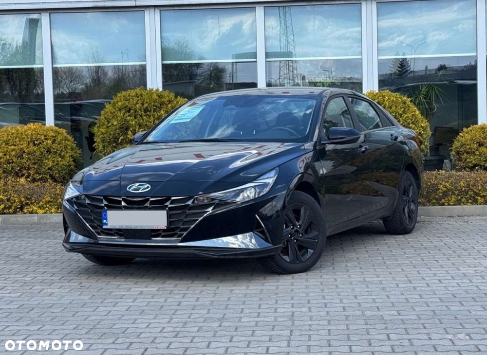 Hyundai Elantra - 1