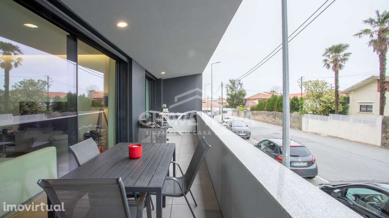 Apartamento T2 em Rés do Chão elevado Madalena, perto da Linha Férrea - Grande imagem: 5/27