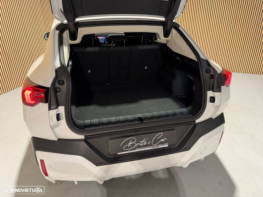 BMW iX2 eDrive20 - 36