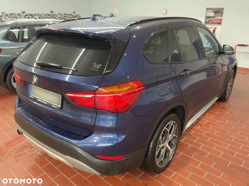 BMW X1 xDrive18d xLine - 4