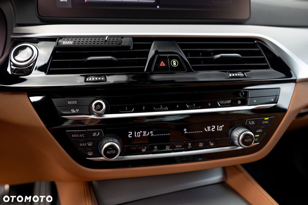 BMW Seria 5 520d xDrive MHEV M Sport sport - 27