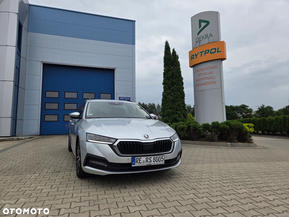 Skoda Octavia 2.0 TDI DSG Ambition - 1