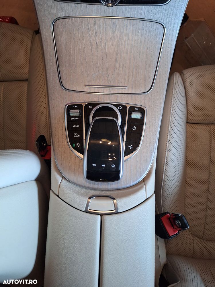 Mercedes-Benz E 220 d 4MATIC - 13
