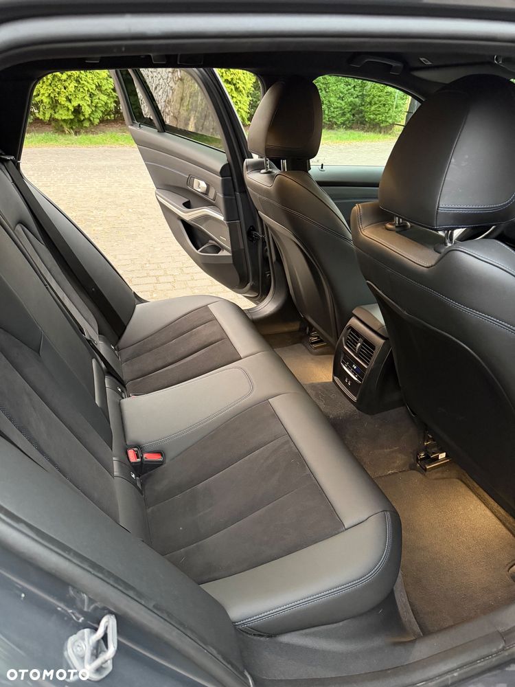 BMW Seria 3 320d xDrive MHEV M Sport sport - 8