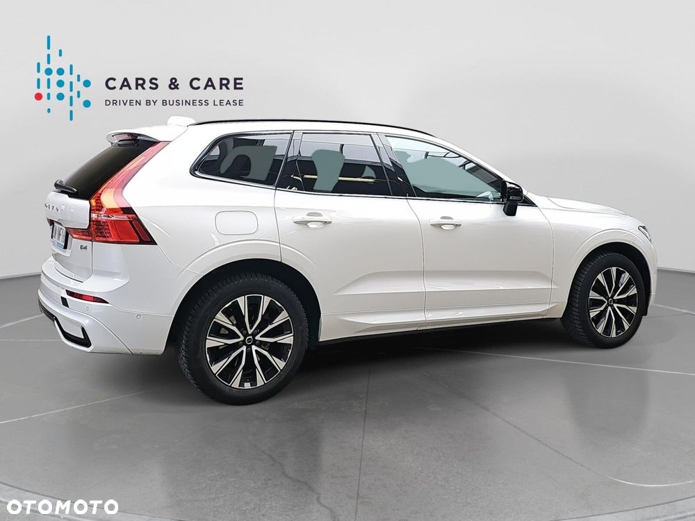 Volvo XC 60 B4 D Plus Dark - 30