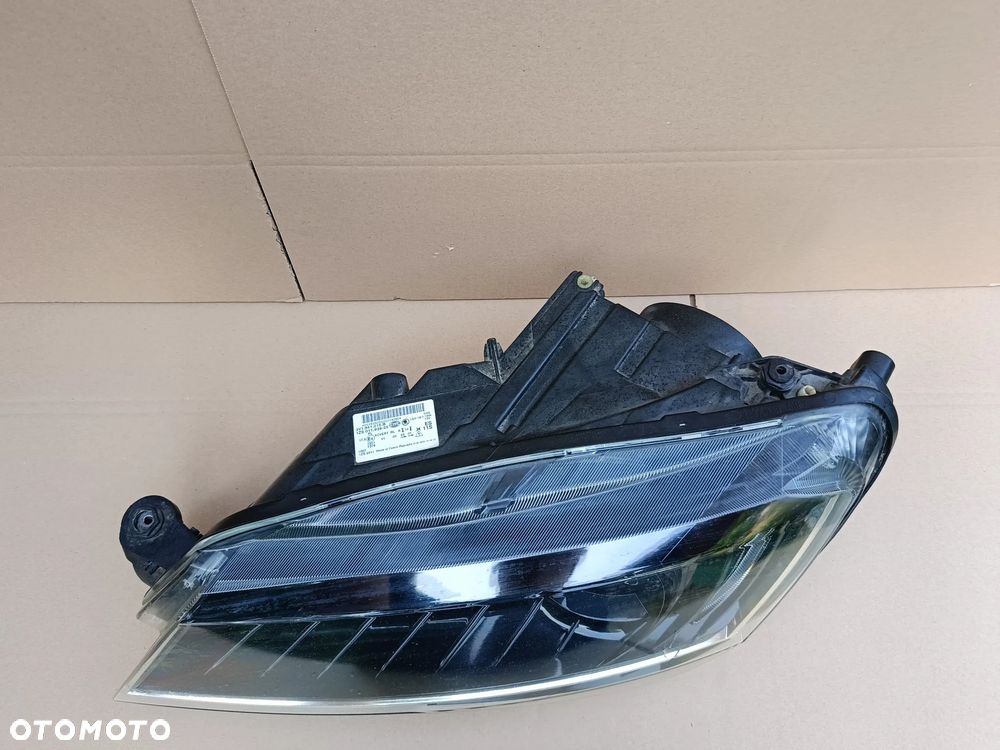Bi-xenon przedni lewy LED Skoda SuperB III 3 lampa 3V1941015B - 2