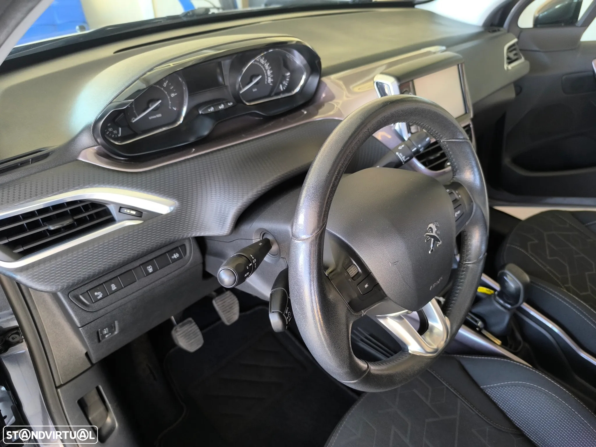 Peugeot 208 1.2 PureTech Allure - 13