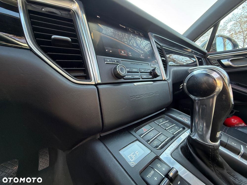 Porsche Macan GTS PDK - 26