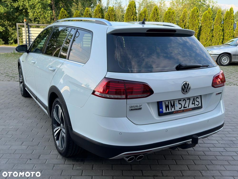 Volkswagen Golf - 6
