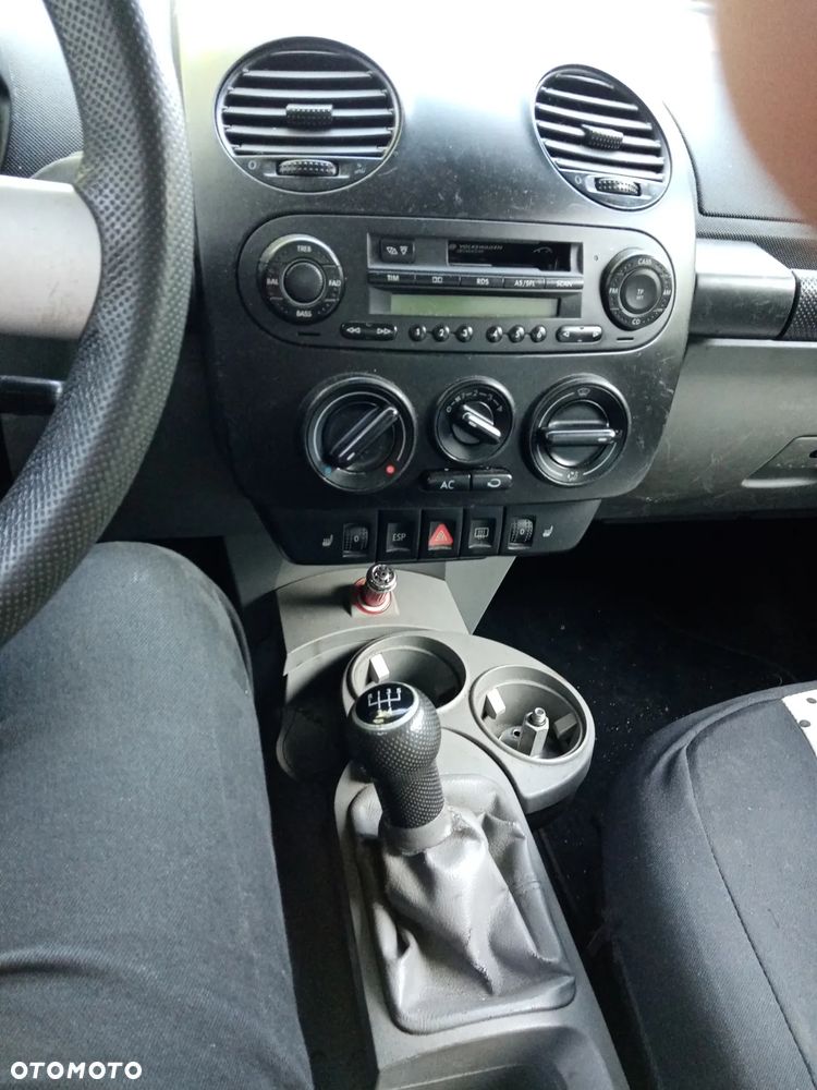 Volkswagen New Beetle - 13