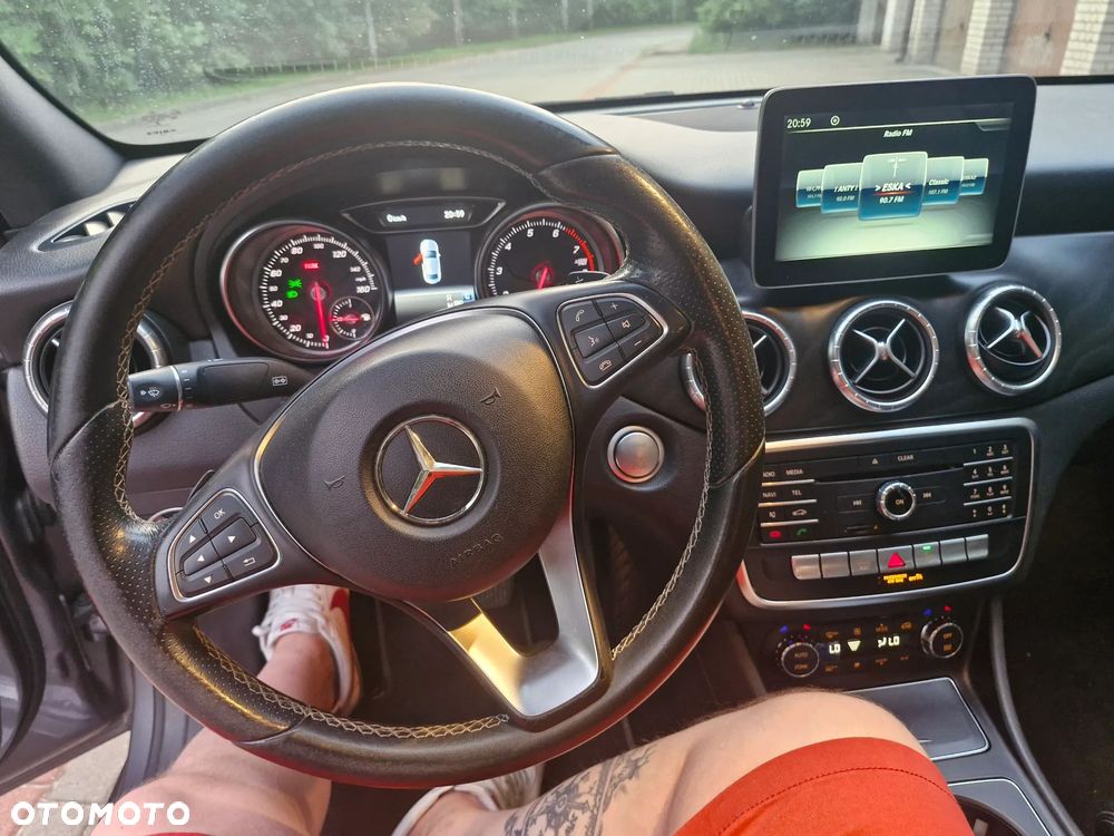 Mercedes-Benz CLA 250 4Matic 7G-DCT UrbanStyle Edition - 5