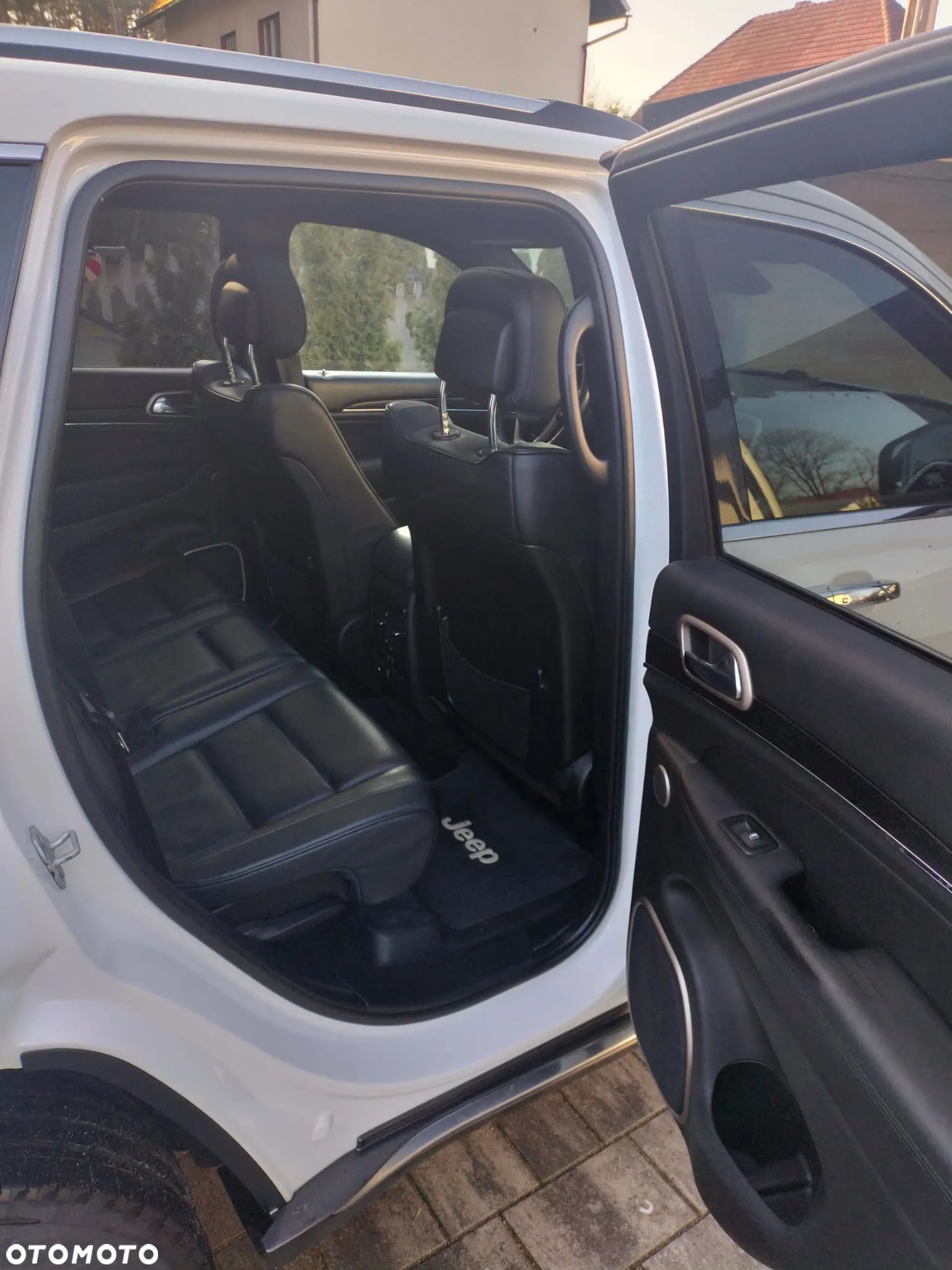 Jeep Grand Cherokee 5.7 V8 Summit - 12