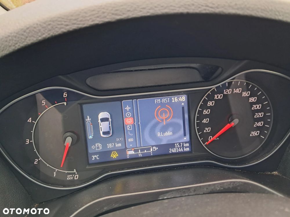 Ford S-Max 2.0 TDCi DPF Champions Edition - 17