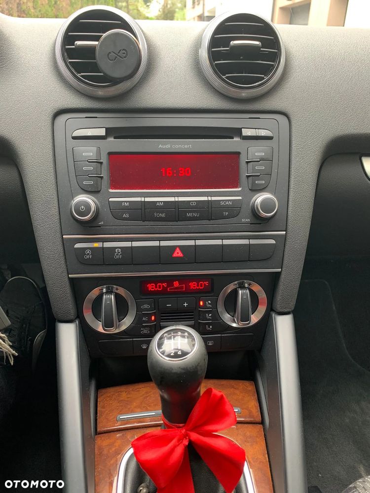 Audi A3 3-drzwiowe 1.6 TDI DPF Attraction - 11