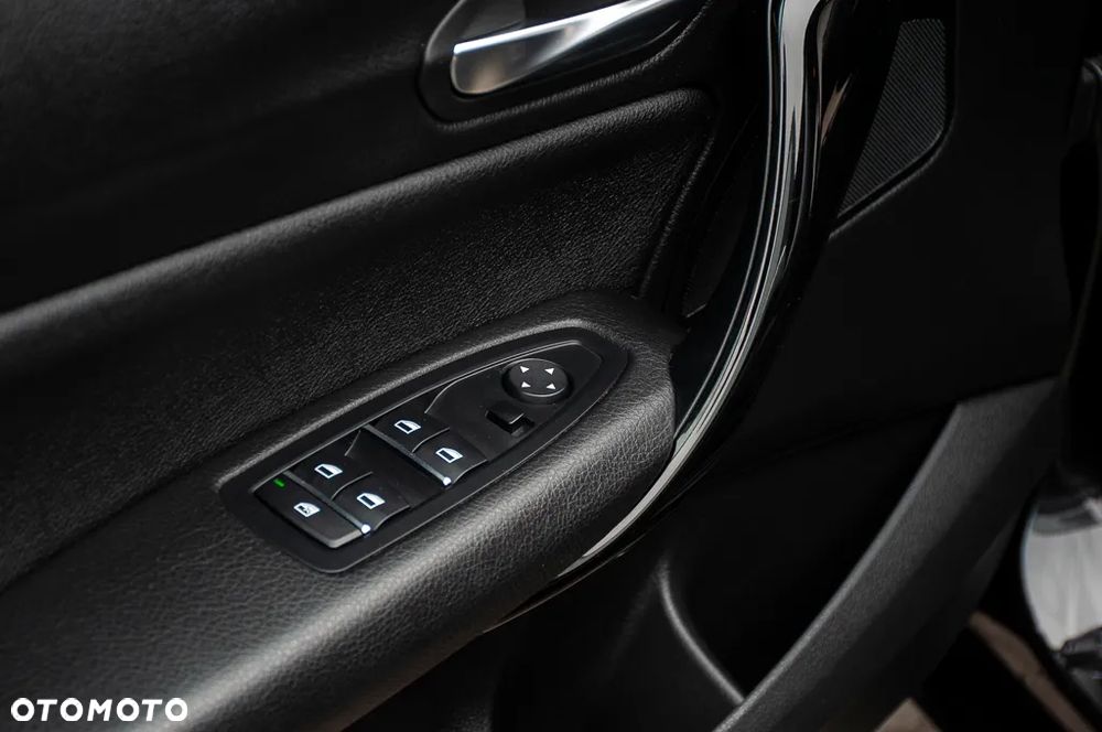 BMW Seria 1 116d EfficientDynamics Edition Sport Line - 38