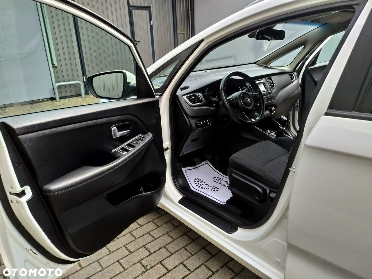 Kia Carens 1.7 CRDi Spirit - 13