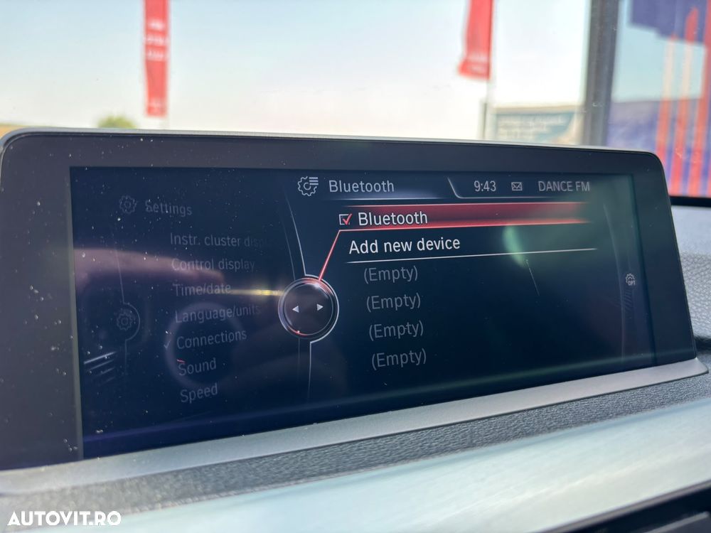 BMW Seria 3 318d Aut. Sport Line - 24
