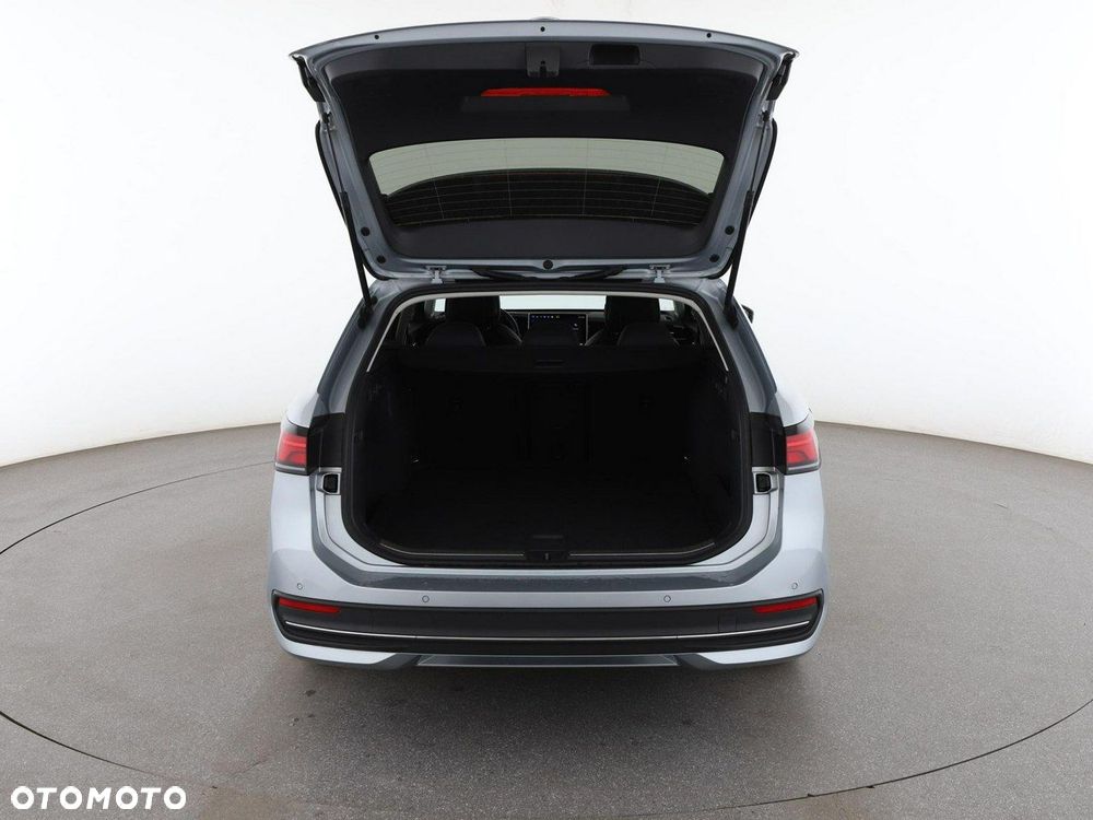 Volkswagen Passat Variant 1.5 e-TSI OPF DSG Business - 20