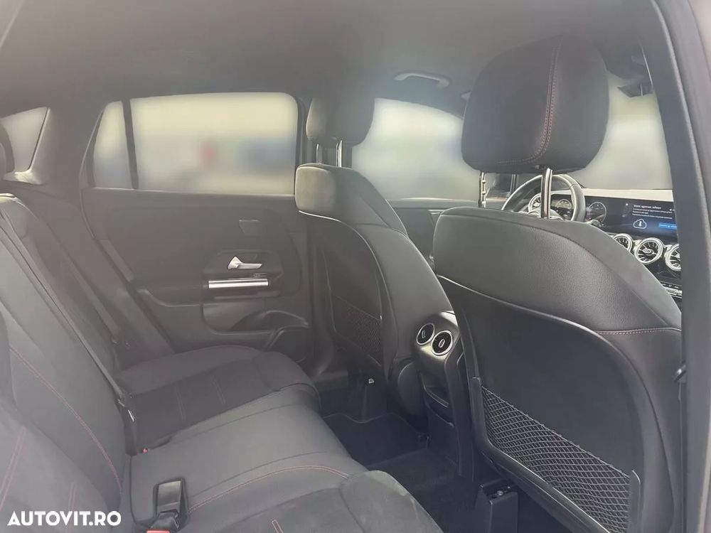 Mercedes-Benz GLA 200 d 4MATIC - 15