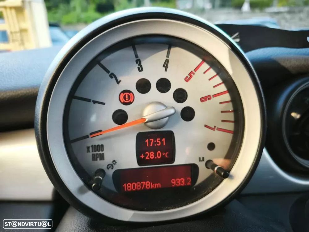 MINI 3 Portas Cooper D - 26