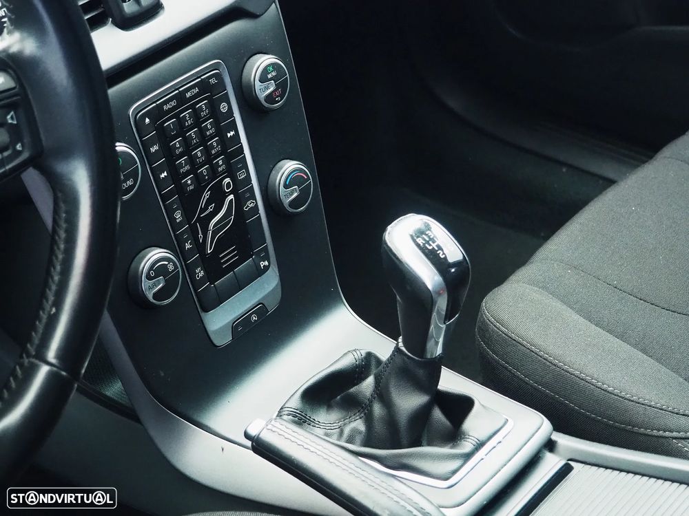 Volvo V40 1.6 D2 Momentum Eco - 18