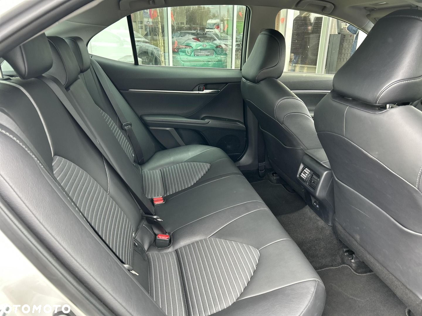Toyota Camry - 18