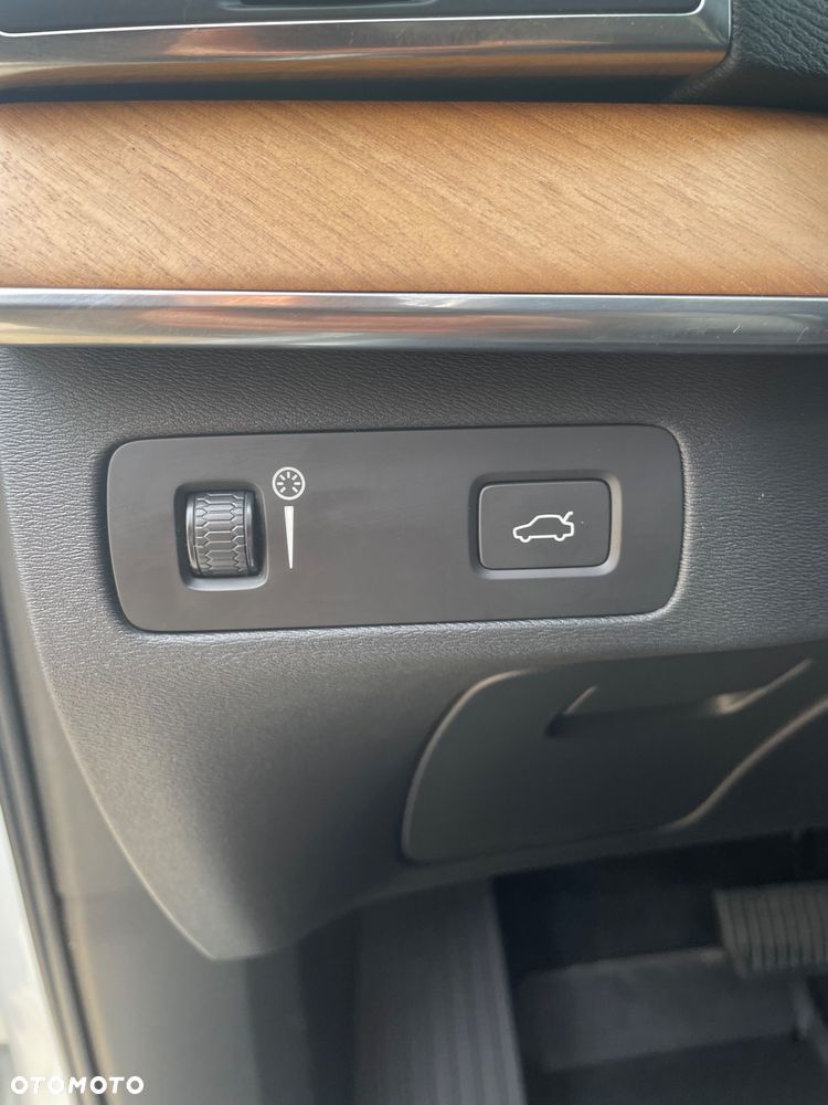 Volvo XC 90 T6 AWD Momentum - 26