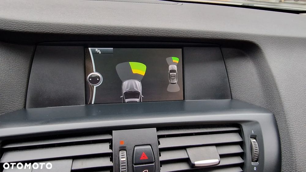 BMW X3 28i xDrive - 32