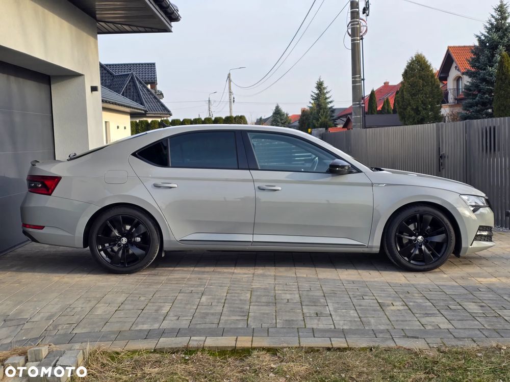 Skoda Superb 2.0 TDI SCR 4x4 Sportline DSG - 8