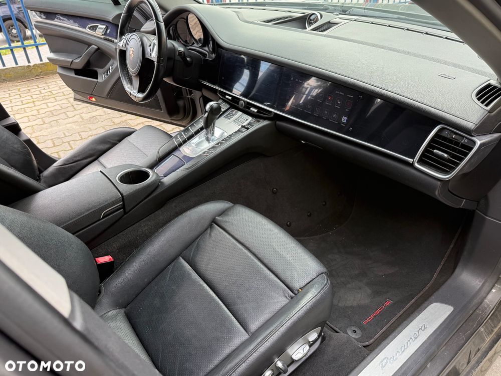 Porsche Panamera - 19