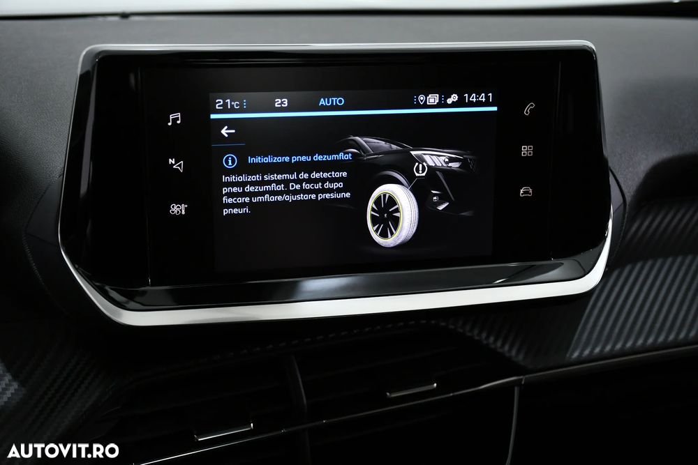 Peugeot 2008 1.2 L PureTech STT EAT8 Allure - 27